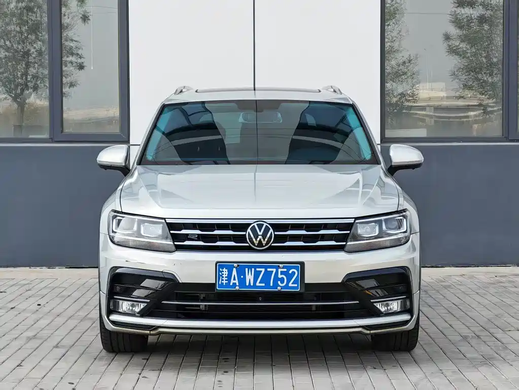 Volkswagen Tiguan L — фото 2