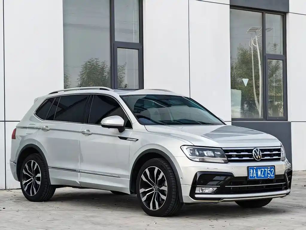 Volkswagen Tiguan L — фото 3