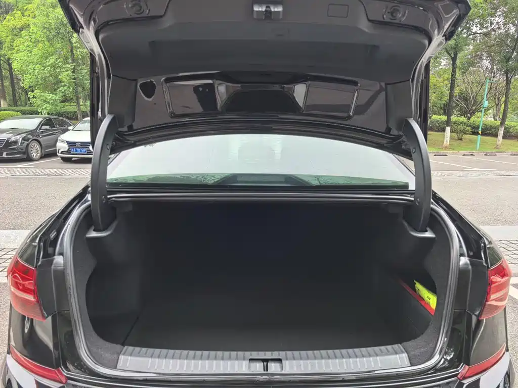 Volkswagen Passat — фото 8