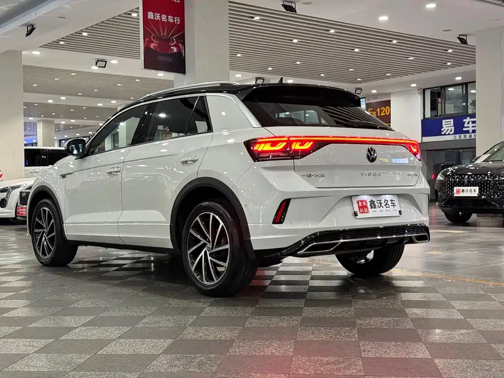 Volkswagen T-Roc — фото 4
