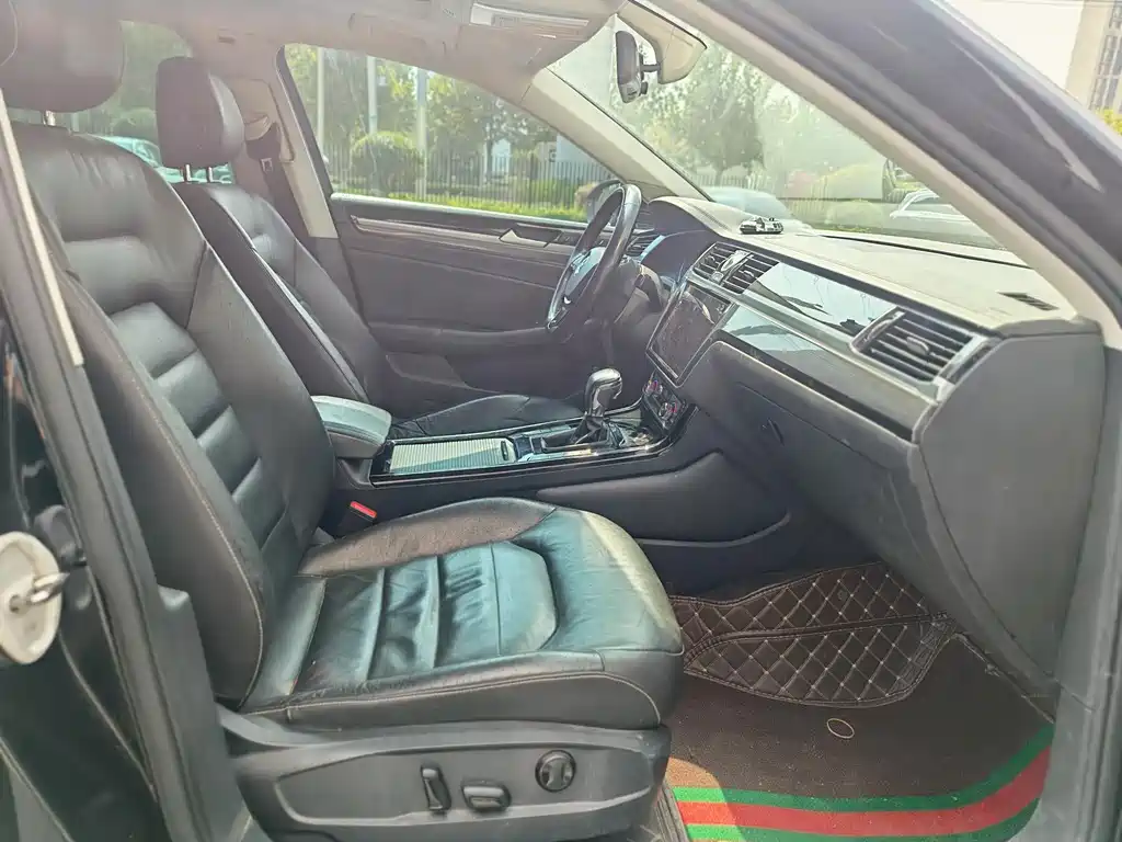 Volkswagen Phideon — фото 13