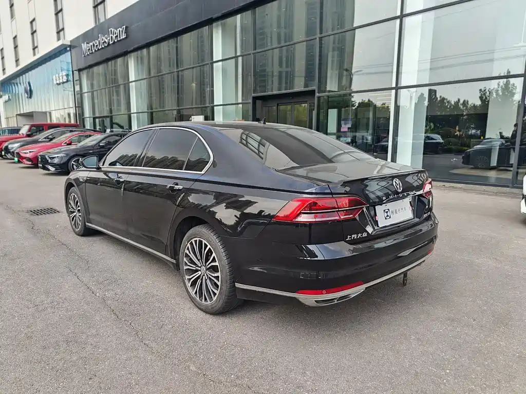 Volkswagen Phideon — фото 15
