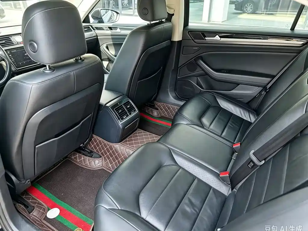 Volkswagen Phideon — фото 21