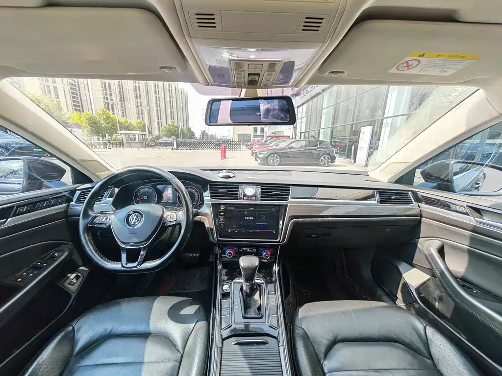 Volkswagen Phideon — фото 6