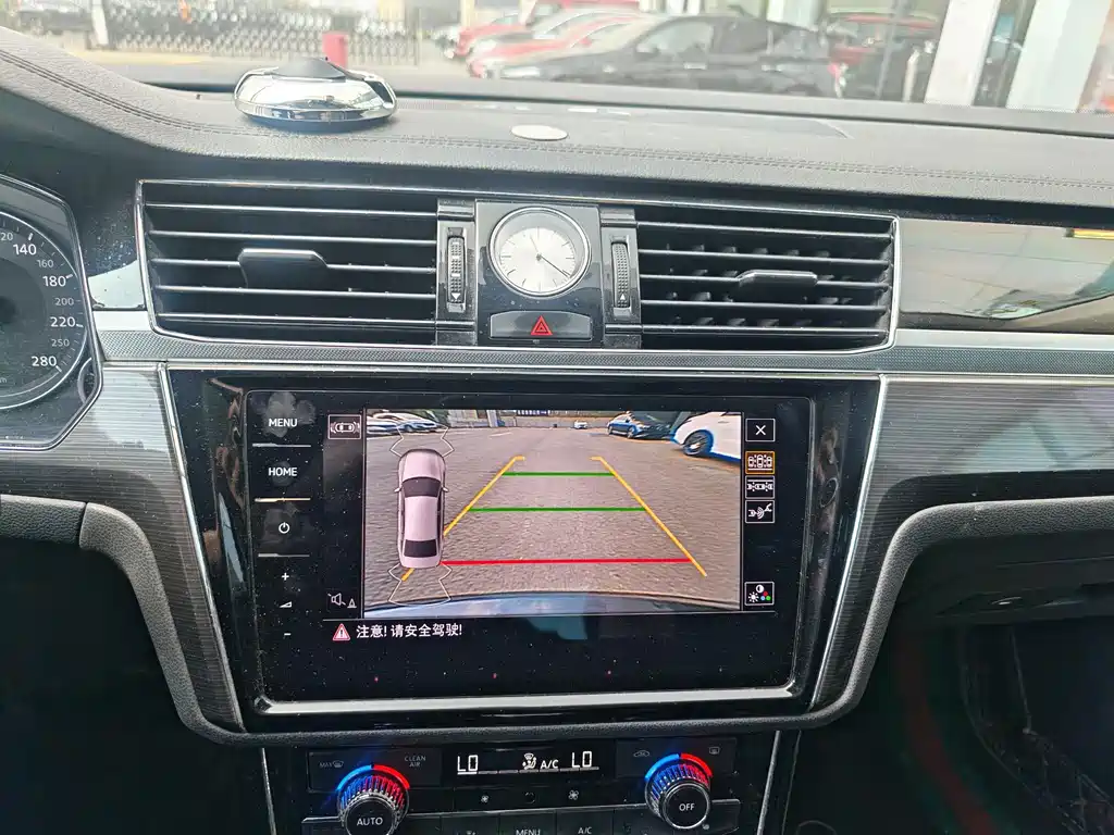 Volkswagen Phideon — фото 9