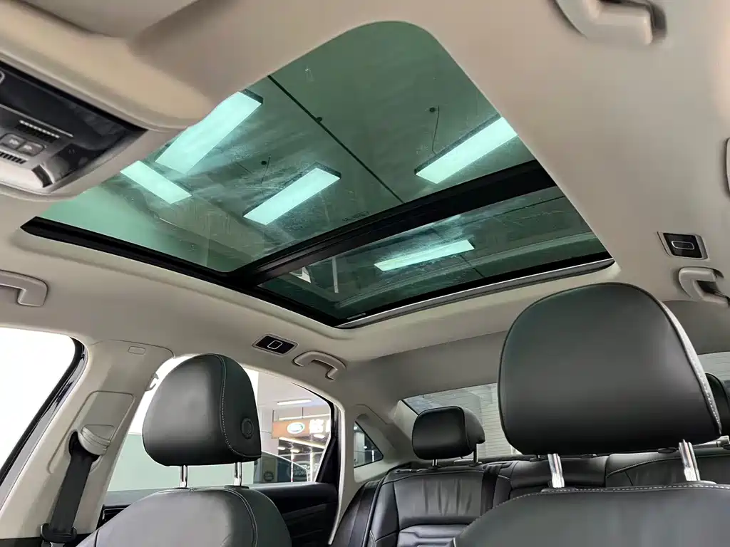 Volkswagen Passat — фото 18
