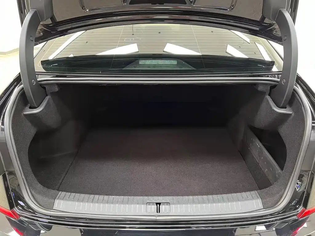 Volkswagen Passat — фото 24