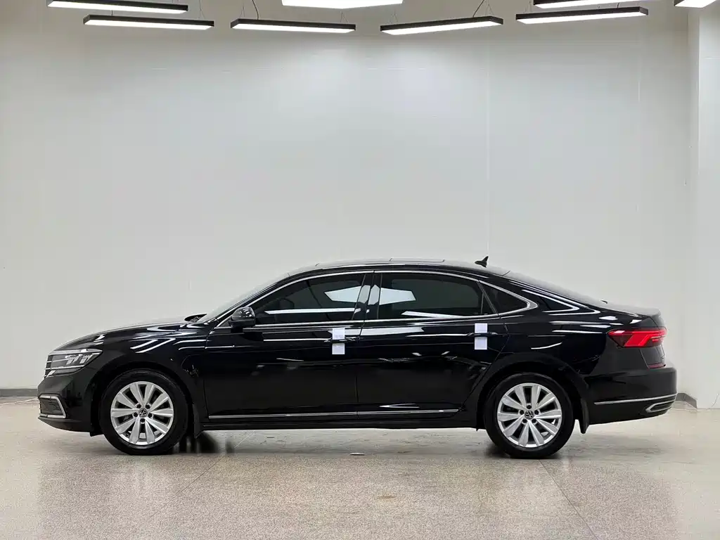Volkswagen Passat — фото 26