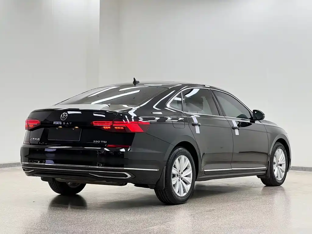 Volkswagen Passat — фото 4