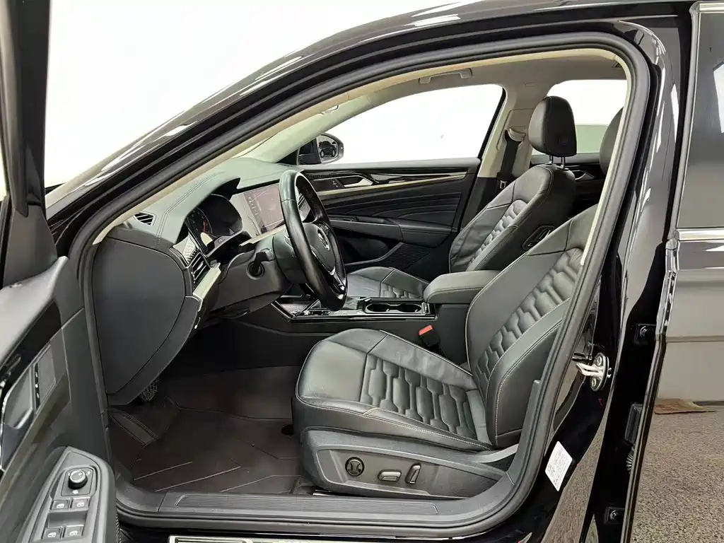Volkswagen Passat — фото 7