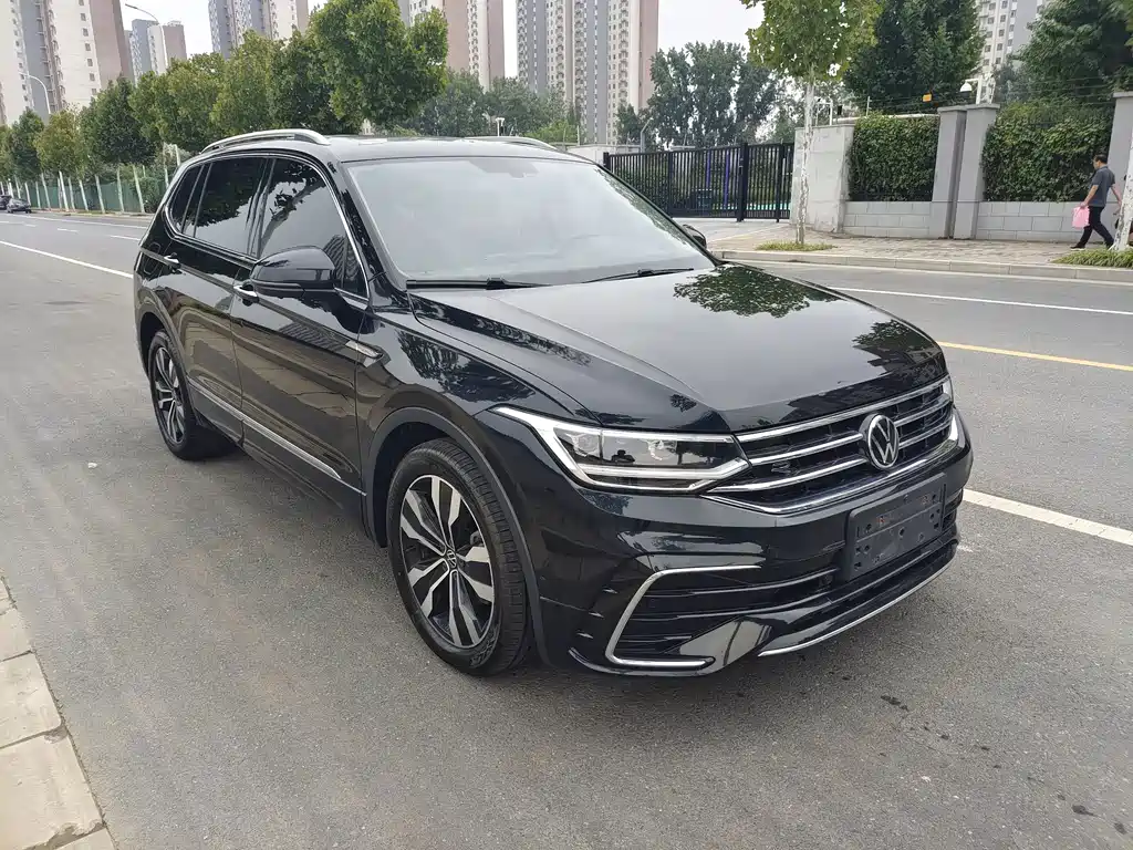 Volkswagen Tiguan L — фото 3