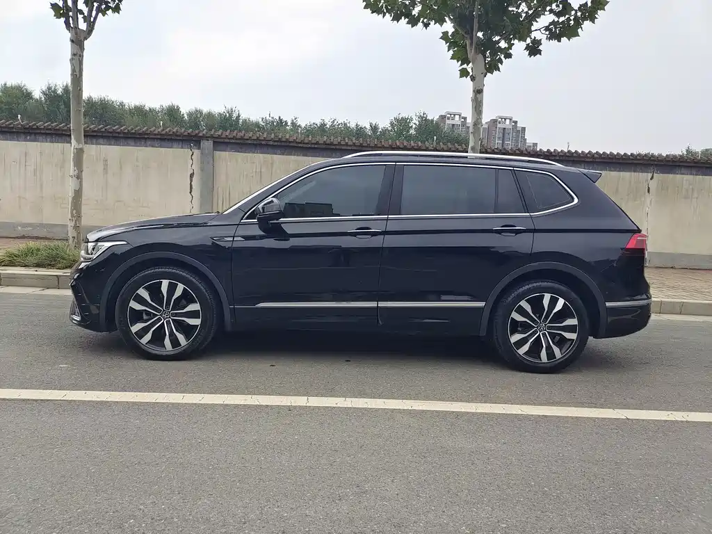 Volkswagen Tiguan L — фото 6
