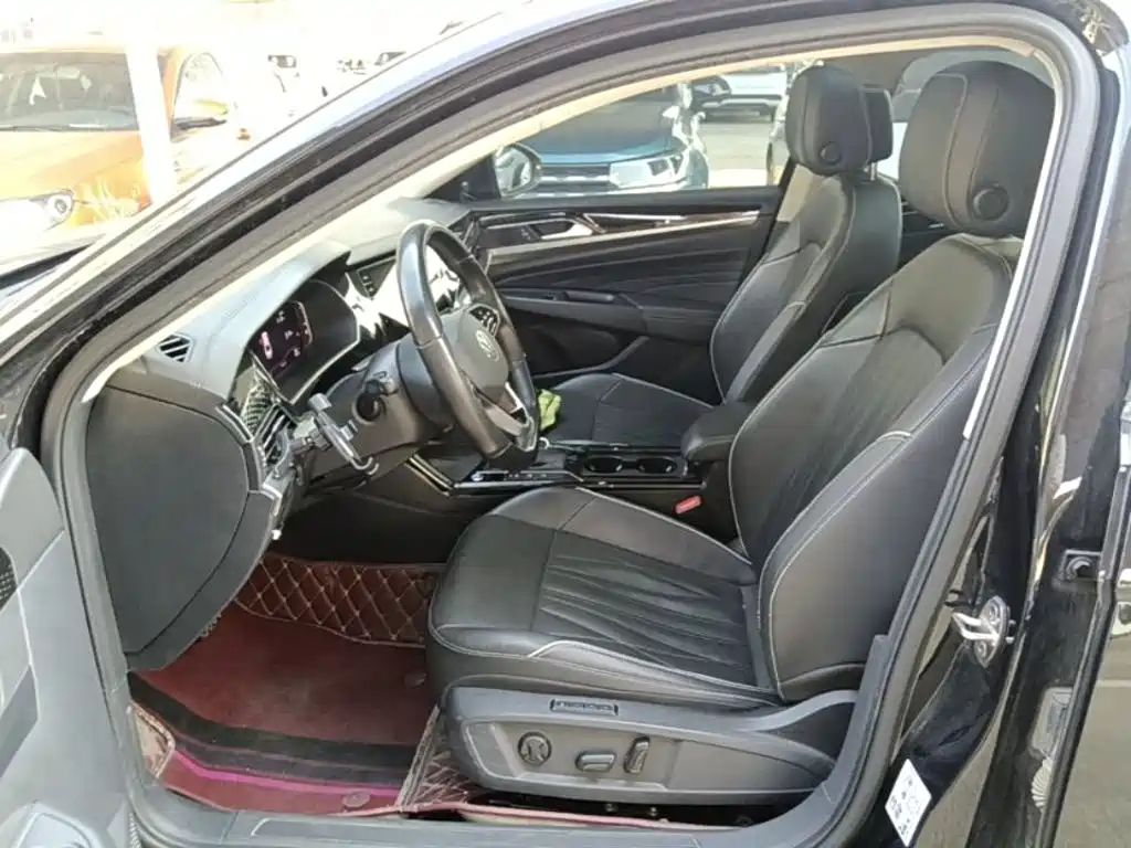 Volkswagen Passat — фото 15