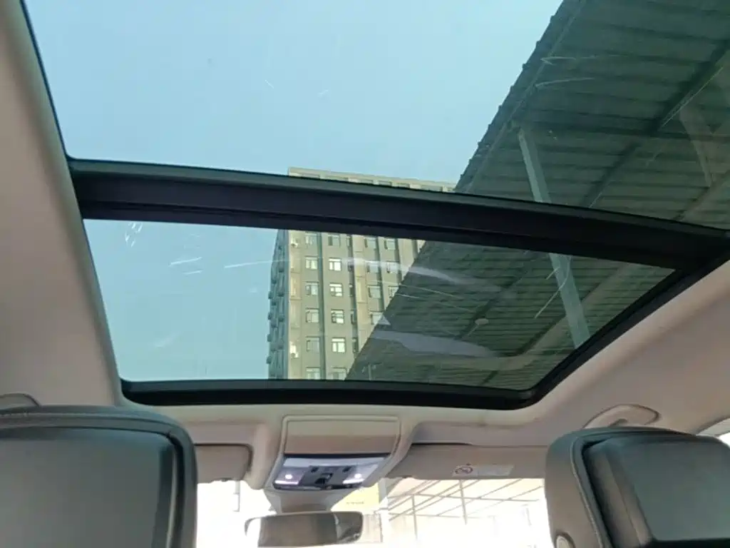 Volkswagen Passat — фото 18