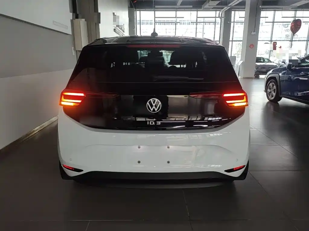 Volkswagen ID.3 — фото 6