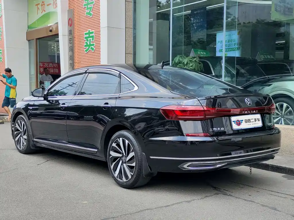Volkswagen Passat — фото 4