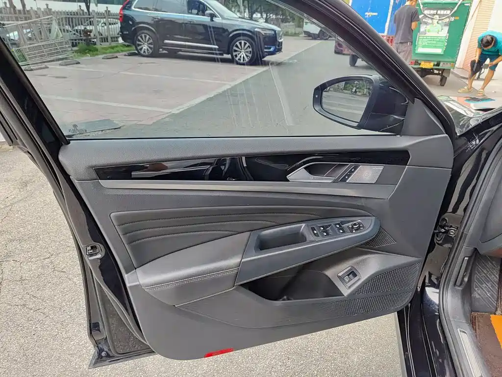 Volkswagen Passat — фото 6