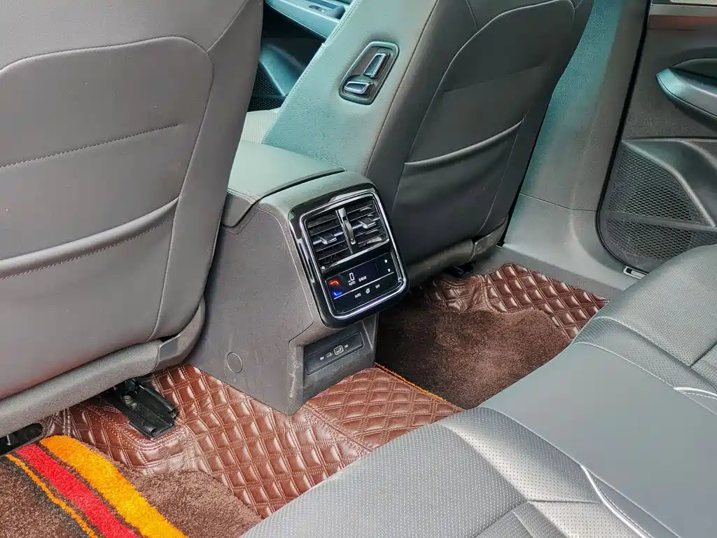 Volkswagen Passat — фото 9