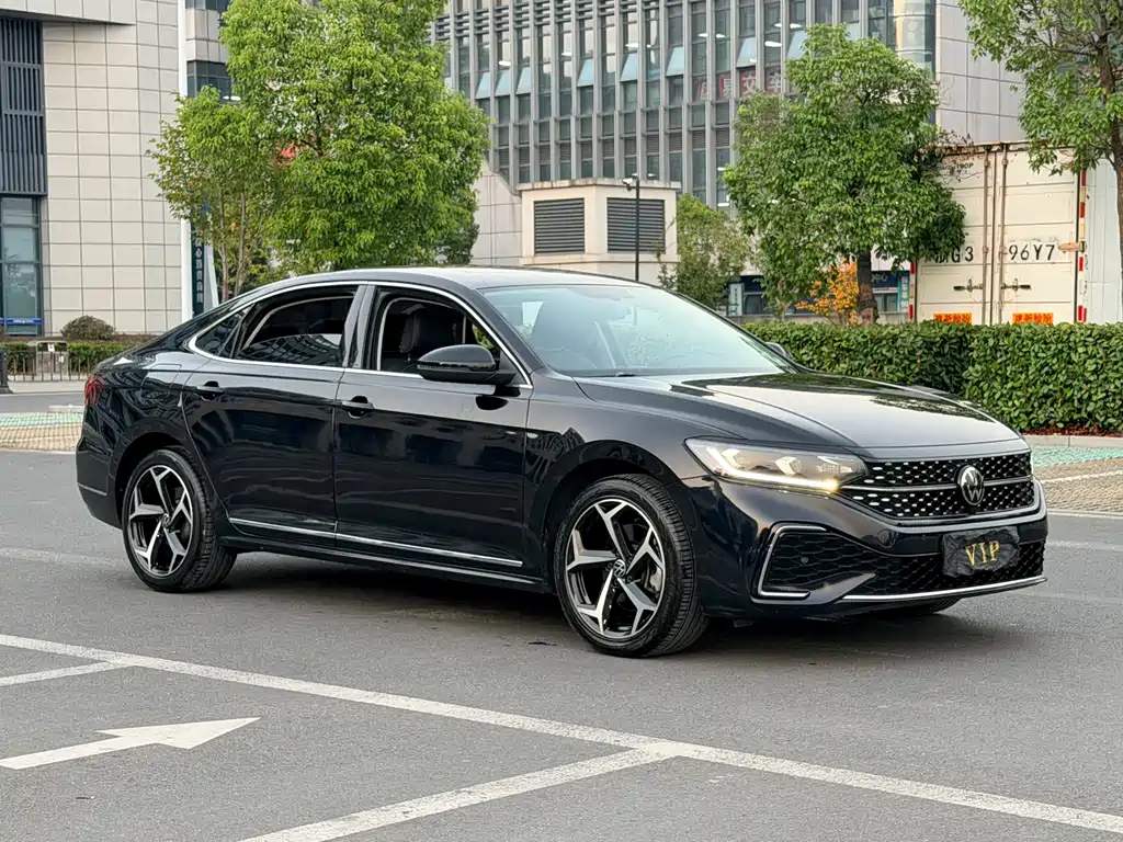 Volkswagen Passat — фото 3