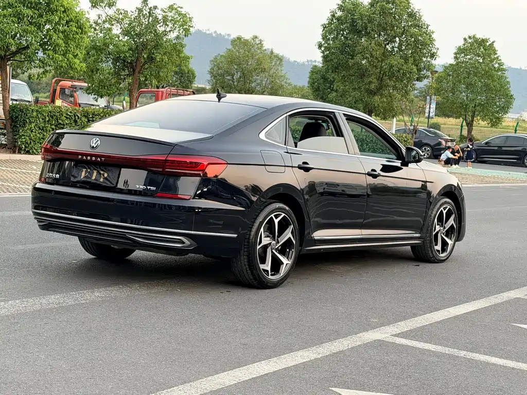 Volkswagen Passat — фото 4