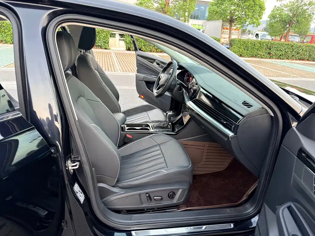 Volkswagen Passat — фото 10