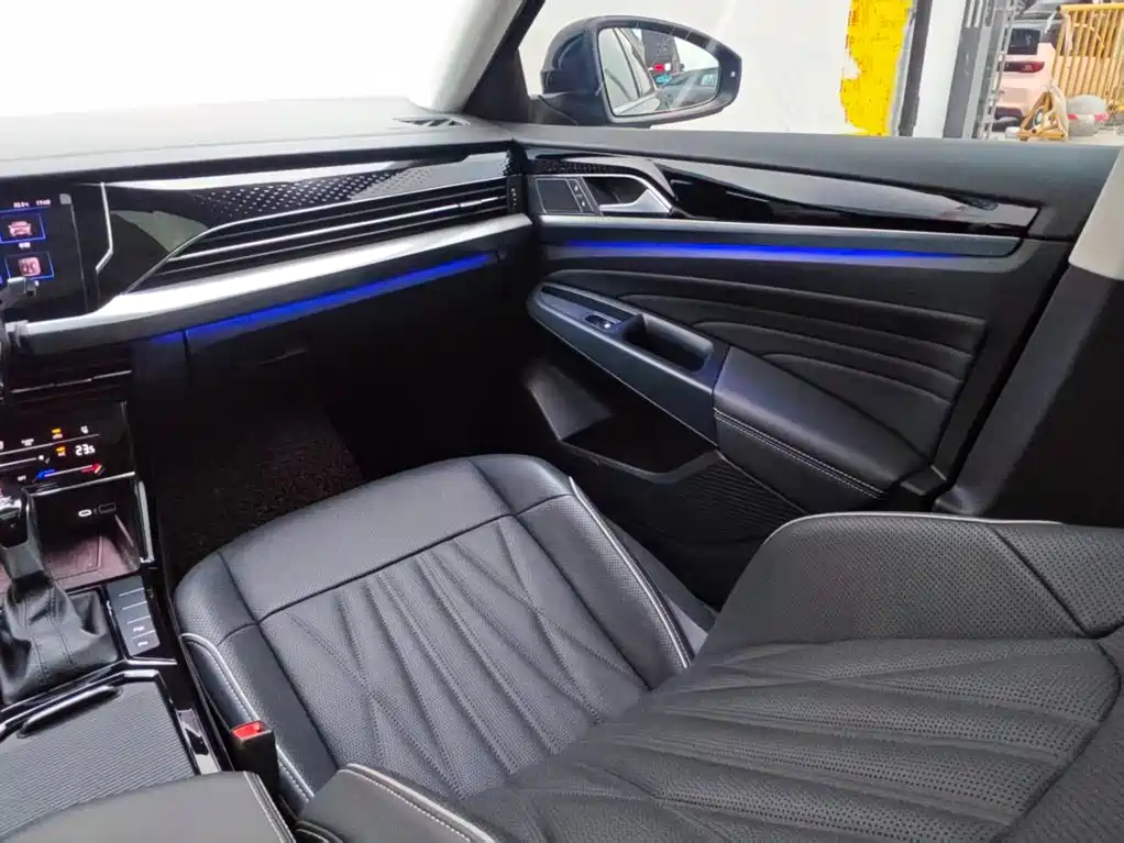 Volkswagen Passat — фото 14