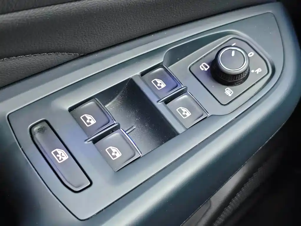 Volkswagen Passat — фото 22