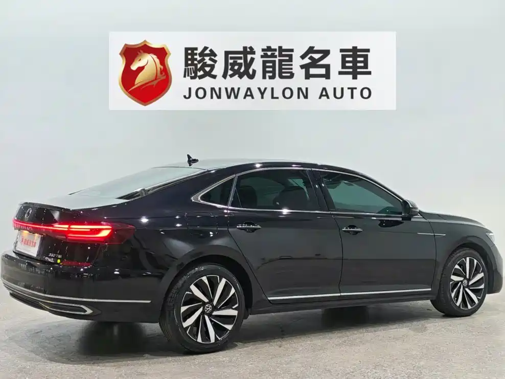 Volkswagen Passat — фото 4