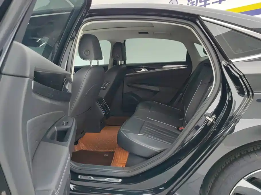 Volkswagen Passat — фото 11