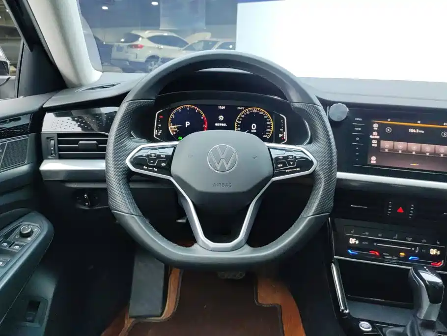 Volkswagen Passat — фото 15