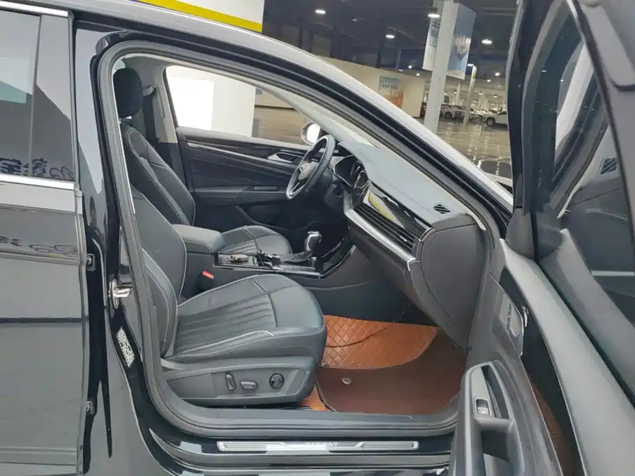 Volkswagen Passat — фото 8