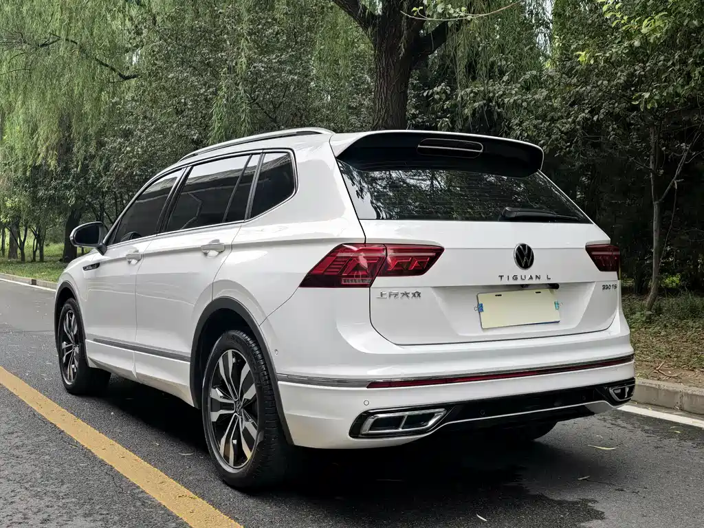 Volkswagen Tiguan L — фото 5
