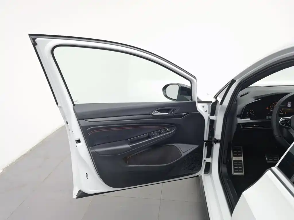 Volkswagen Golf GTI — фото 8