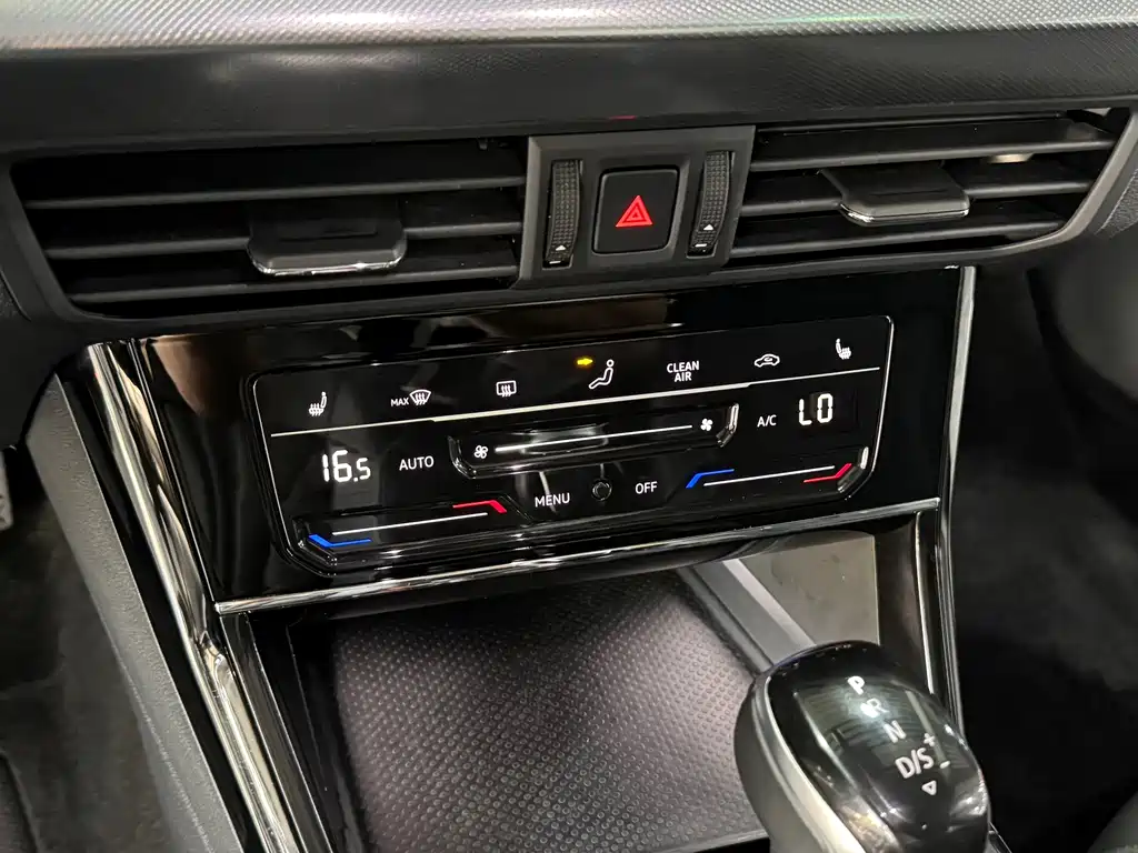 Volkswagen Passat — фото 11