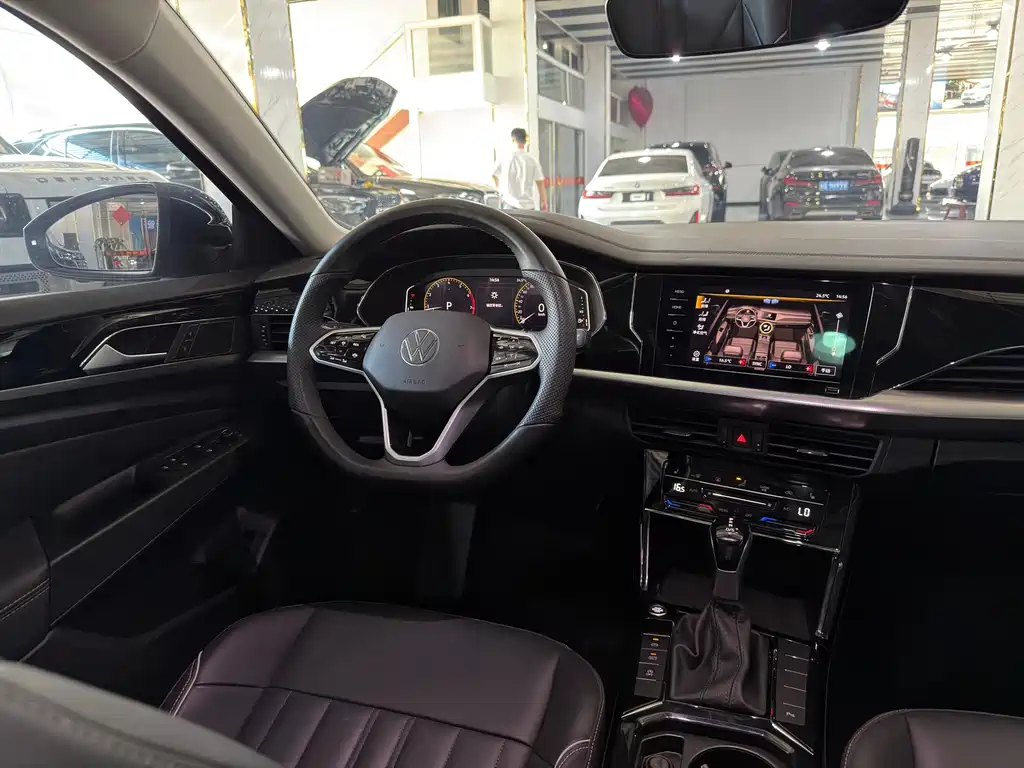 Volkswagen Passat — фото 8