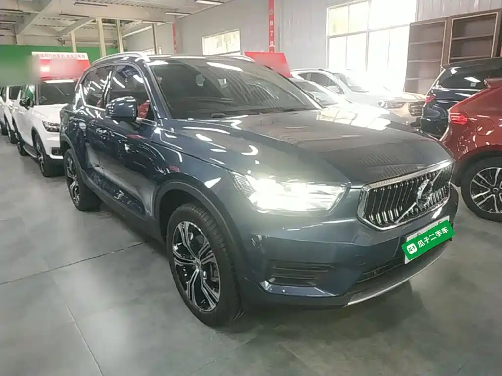 Volvo XC40 — фото 4