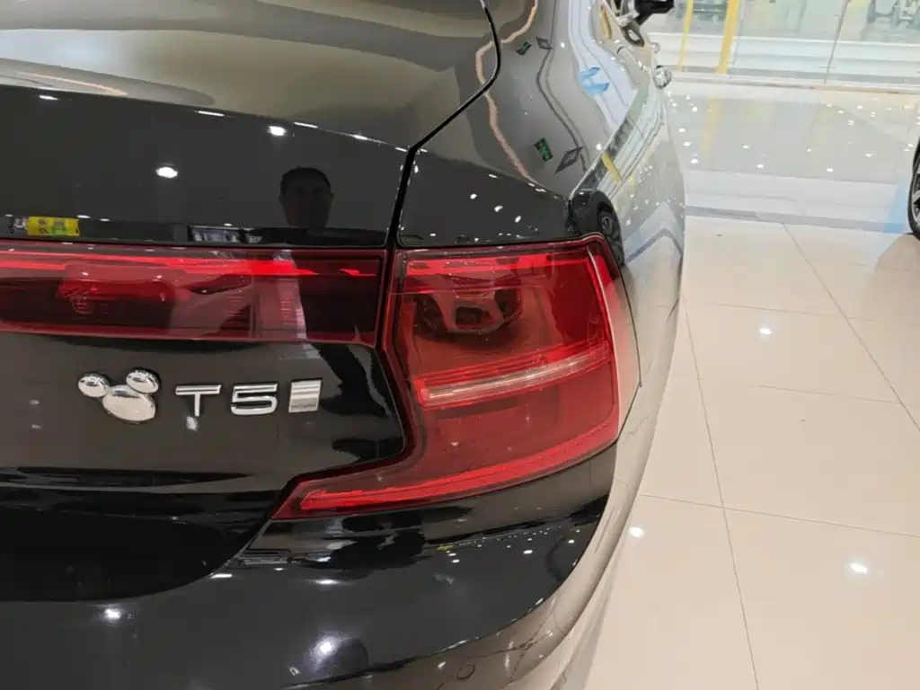 Volvo S90 — фото 8
