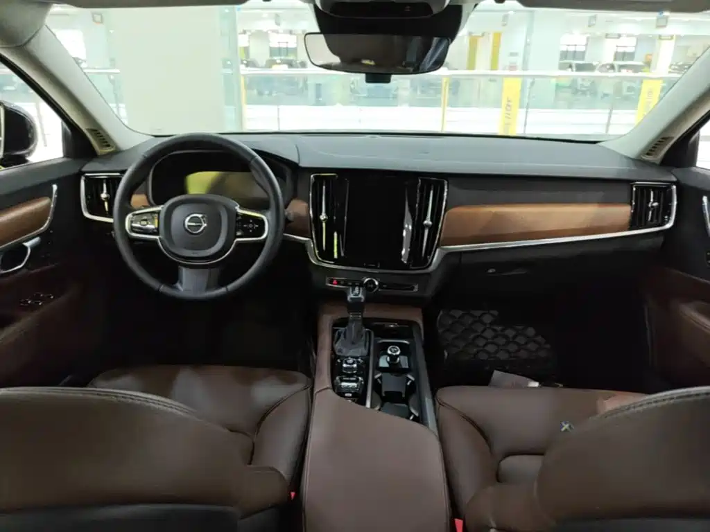 Volvo S90 — фото 10
