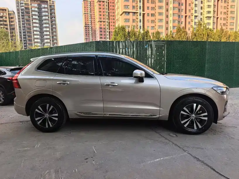 Volvo XC60 — фото 7