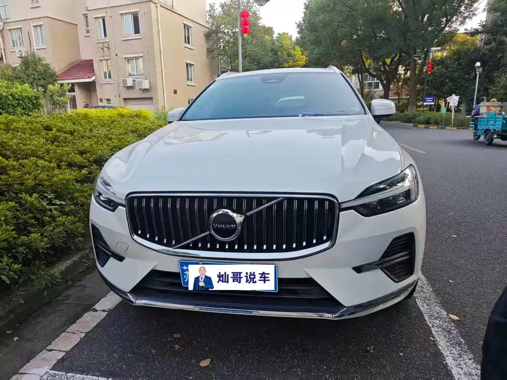 Volvo XC60 — фото 2