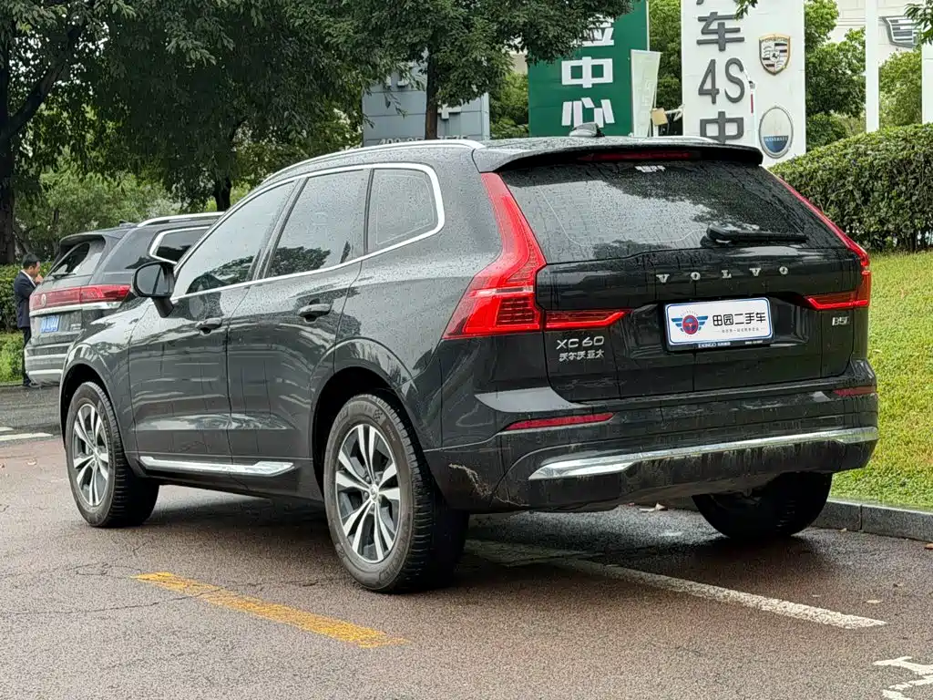 Volvo XC60 — фото 4