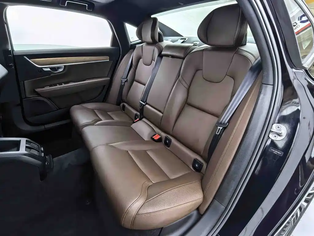 Volvo S90 — фото 14