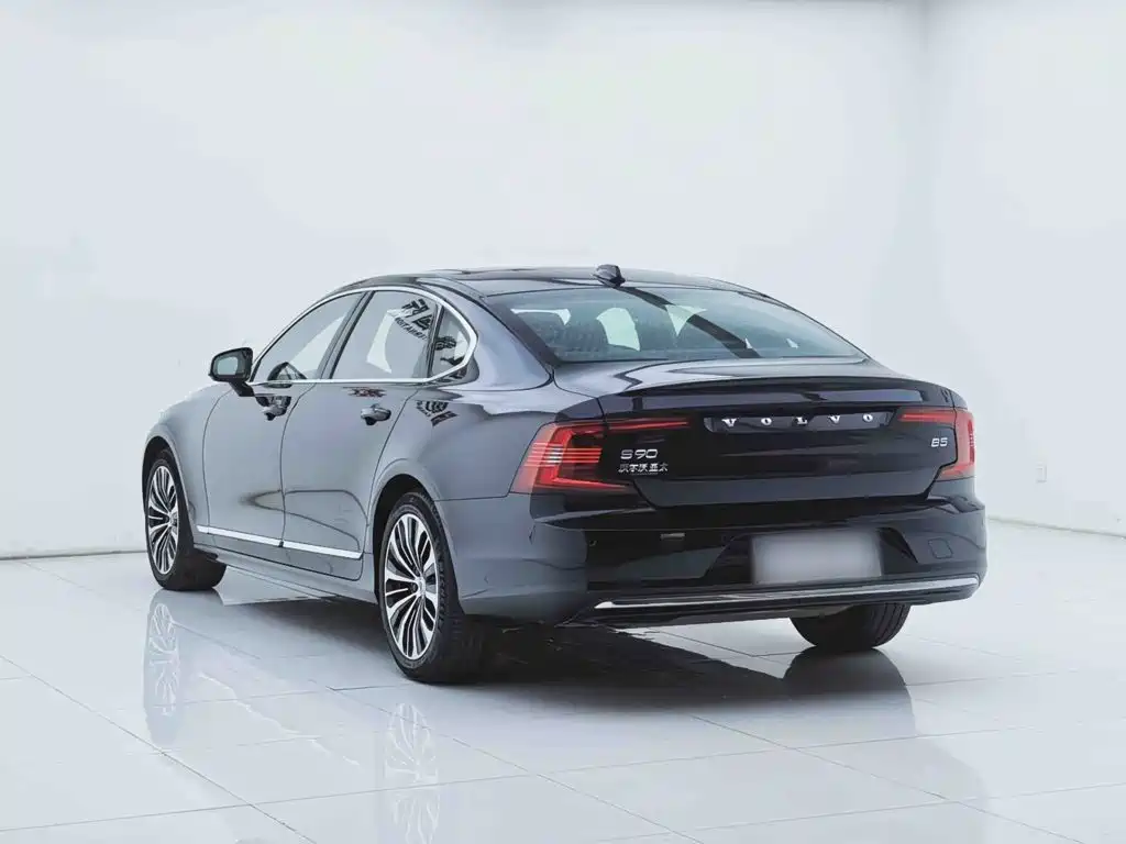 Volvo S90 — фото 23