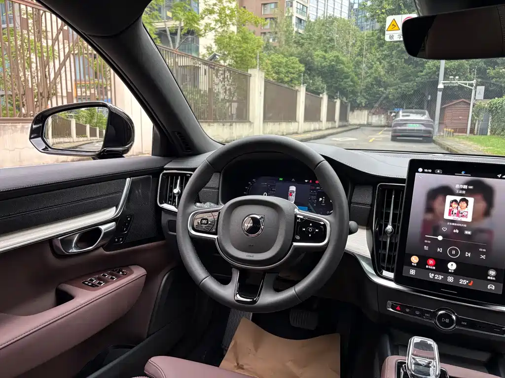 Volvo S90 — фото 13