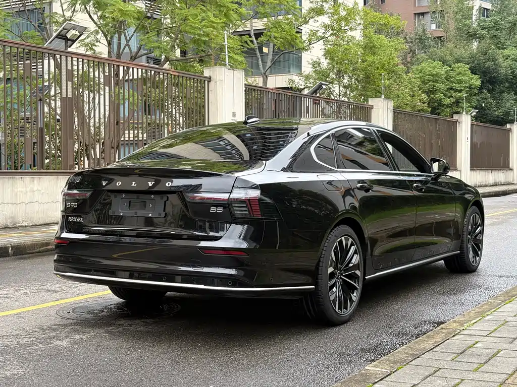 Volvo S90 — фото 15