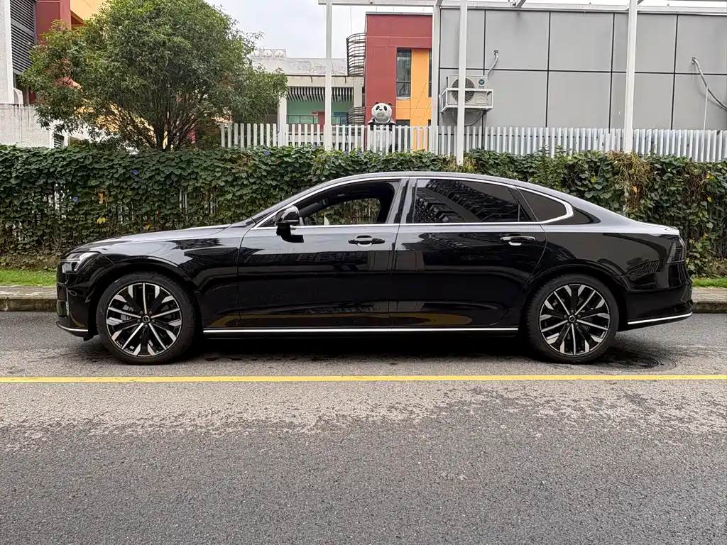 Volvo S90 — фото 18