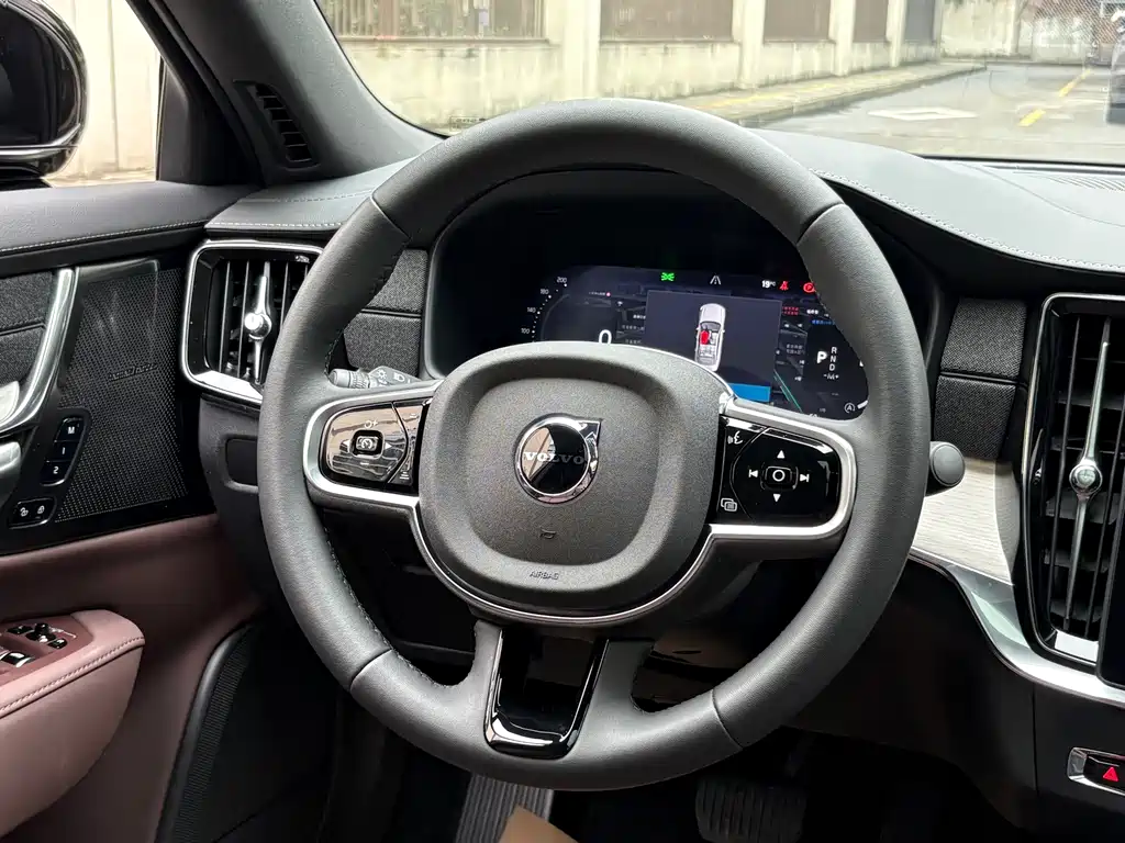 Volvo S90 — фото 10