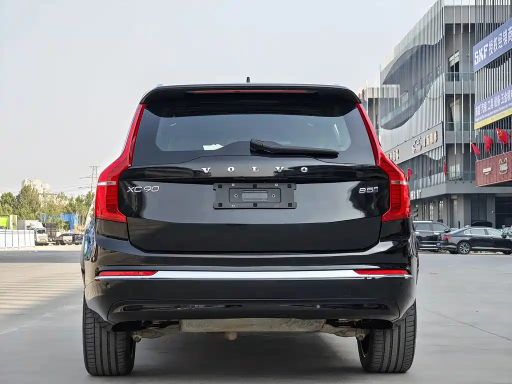 Volvo XC90 — фото 13