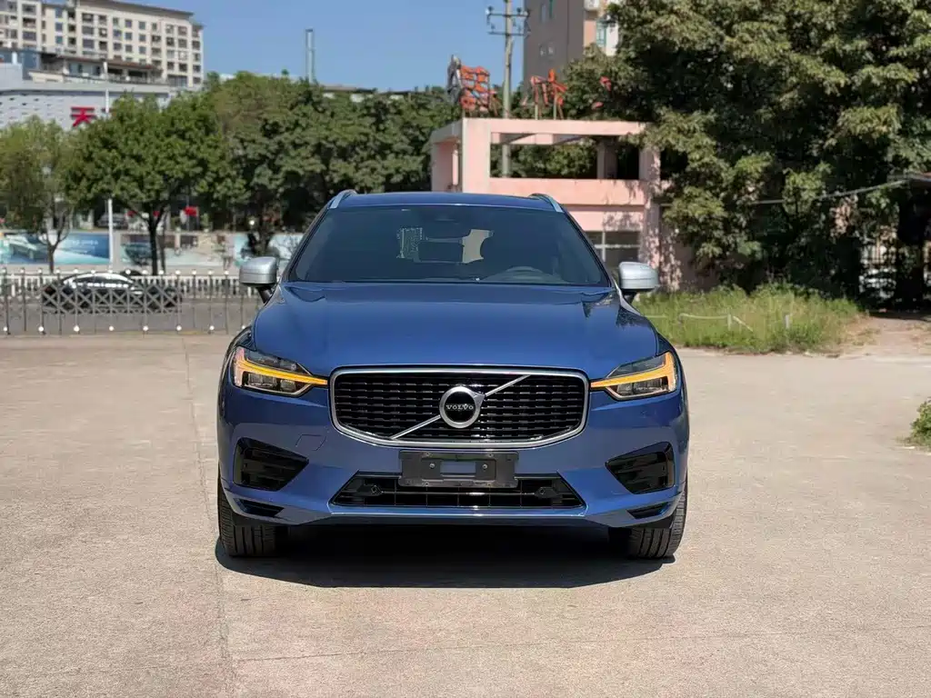 Volvo XC60 — фото 2