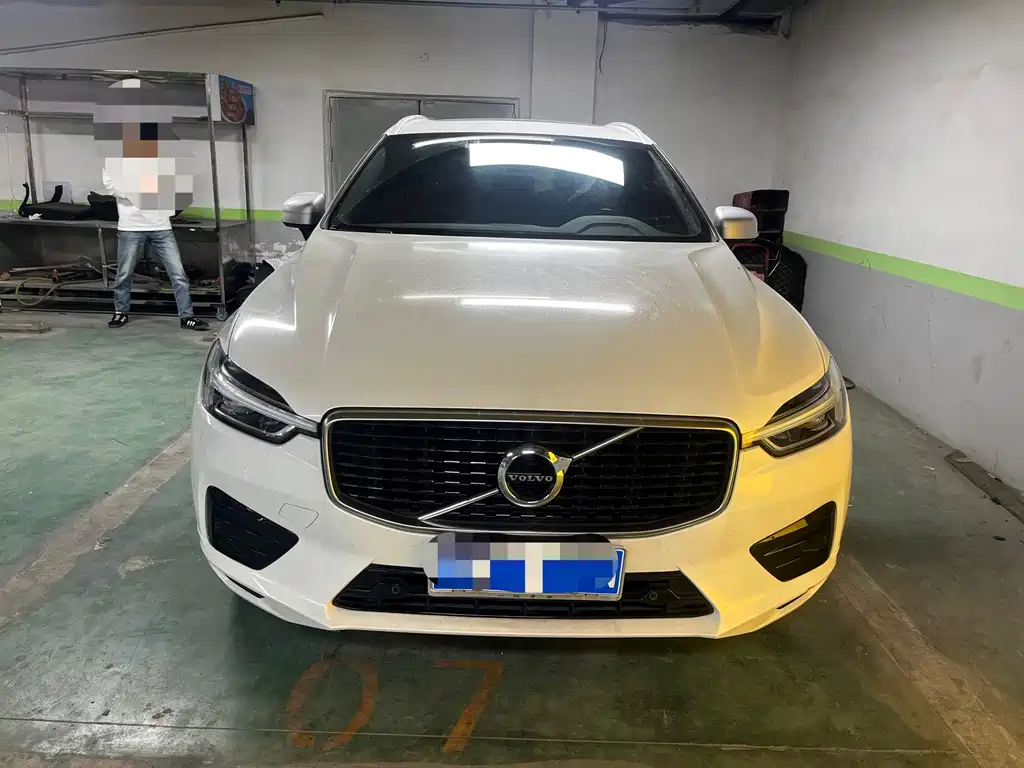Volvo XC60 — фото 2